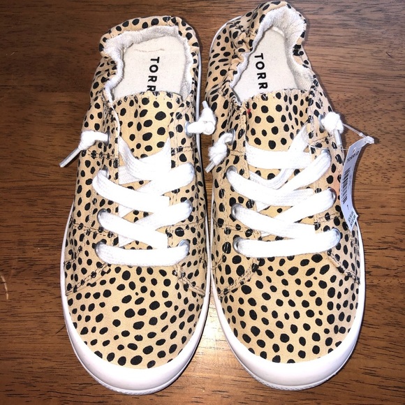 Torrid sz 7 wide sneaker NWT - Picture 5 of 10